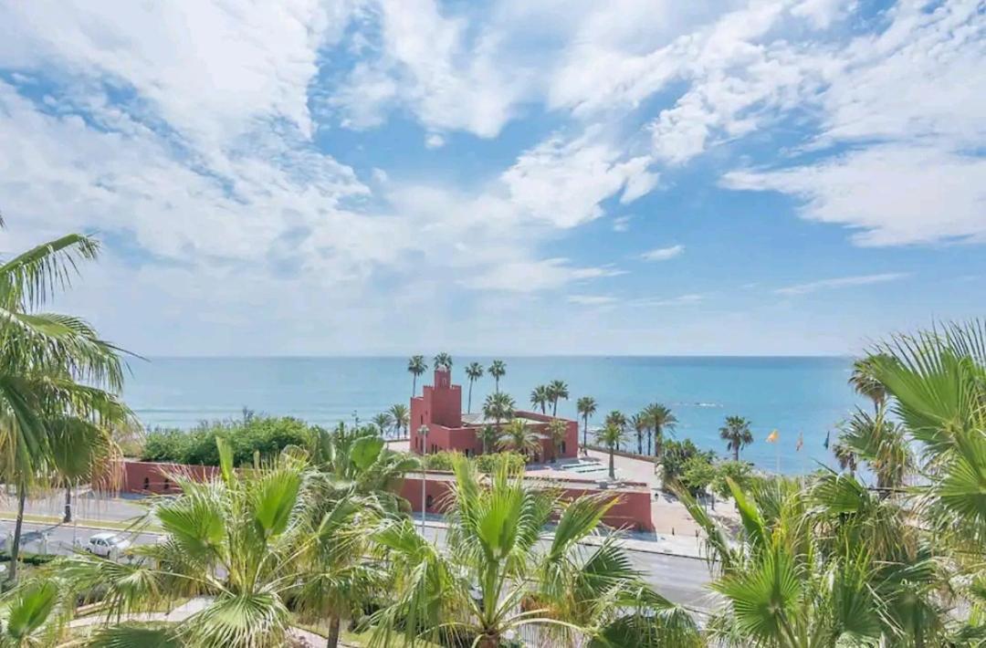 El Estudio De La Playa Benalbeach Holidays Paradise Benalmadena Exterior photo