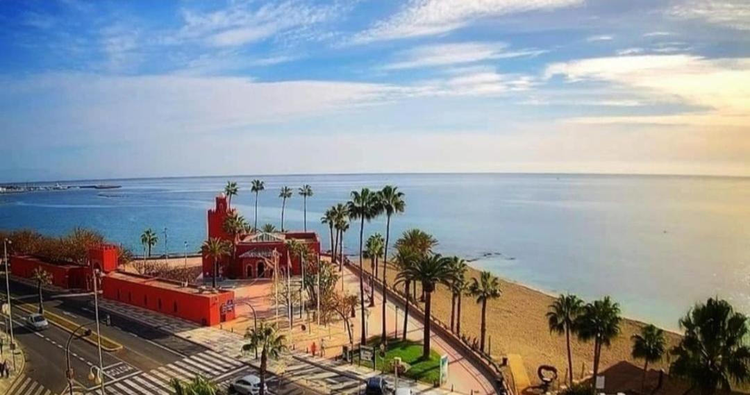El Estudio De La Playa Benalbeach Holidays Paradise Benalmadena Exterior photo